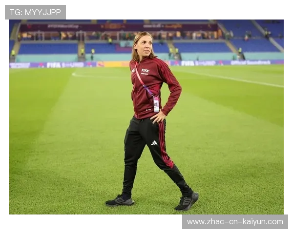 足球女裁判比例增长带动执法多元发展，足球女裁判视频