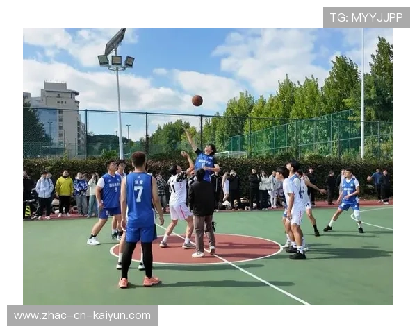篮球学院推动青训教练员的国际交流与教学资源引入,篮球青训师的待遇怎么样