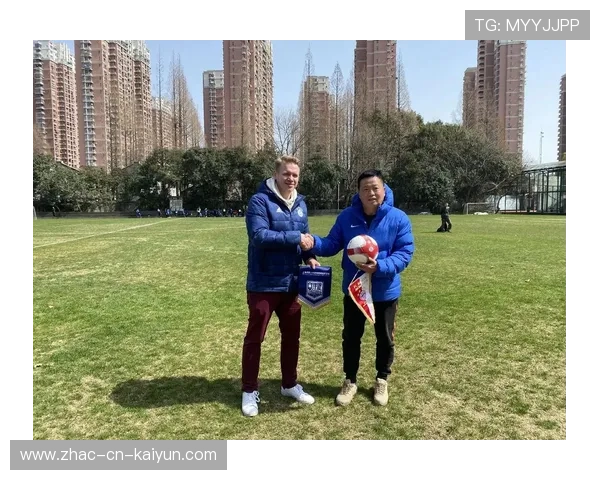 足球俱乐部在青训中建立学业跟踪、心理评估与职业规划三轨并行支持体系